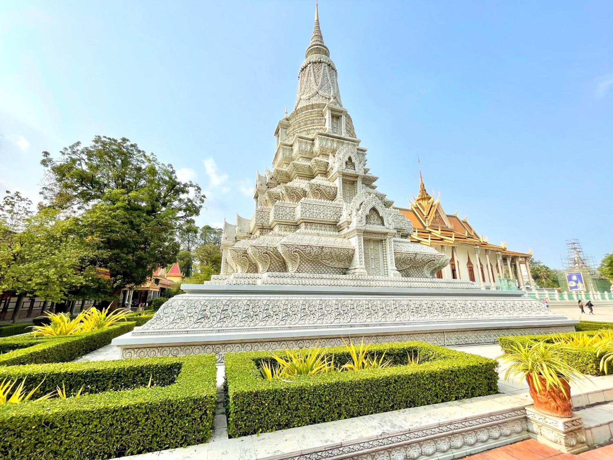 Sky Hotel Central Phnom Penh - Rooms & Apartments Dış mekan fotoğraf