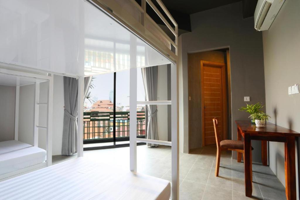 Sky Hotel Central Phnom Penh - Rooms & Apartments Dış mekan fotoğraf
