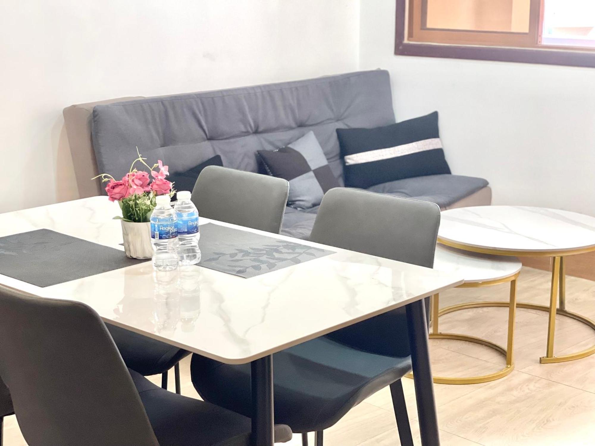Sky Hotel Central Phnom Penh - Rooms & Apartments Dış mekan fotoğraf
